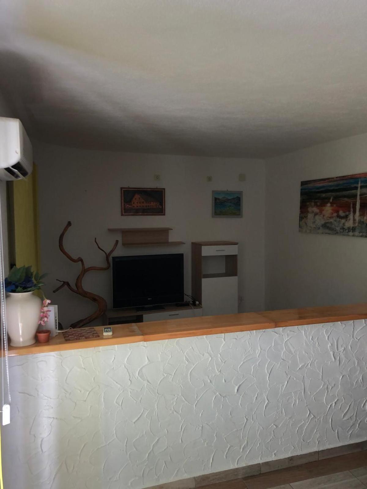 Apartmani Cesarica Karlobag Habitación foto